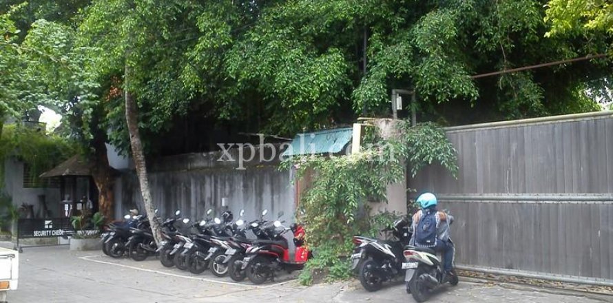 1050m2 Land in Seminyak, Badung, Bali (989)