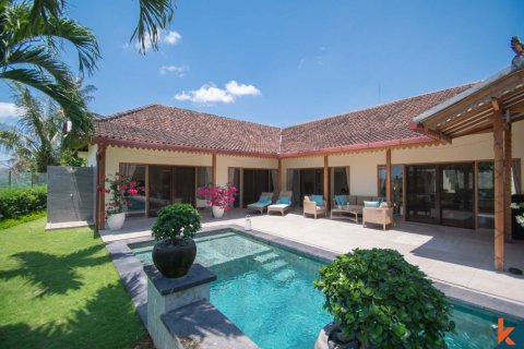 Vila 3 kamar tidur di Tumbak Bayuh, Mengwi, Badung, Bali (11650)