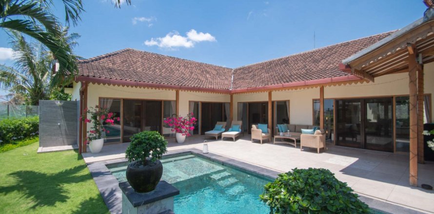 3 bedrooms Villa in Tumbak Bayuh, Mengwi, Badung, Bali (11650)