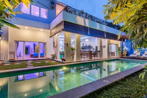 Vila 5 kamar tidur di Seminyak, Badung, Bali (11653)