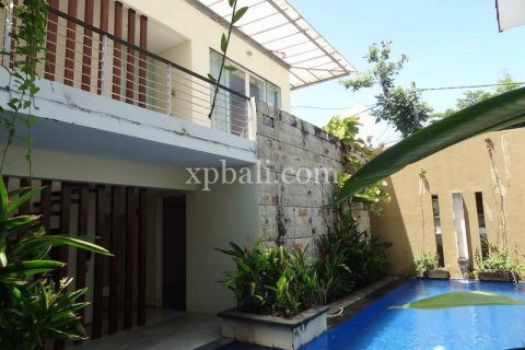 Vila 4 kamar tidur di Seminyak, Badung, Bali (826)