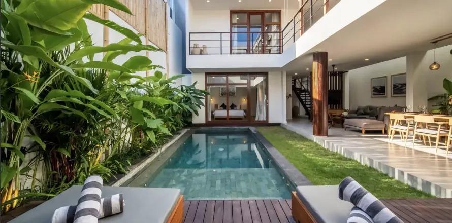 4 bedrooms Villa in Tibubeneng, Badung, Bali (11089)