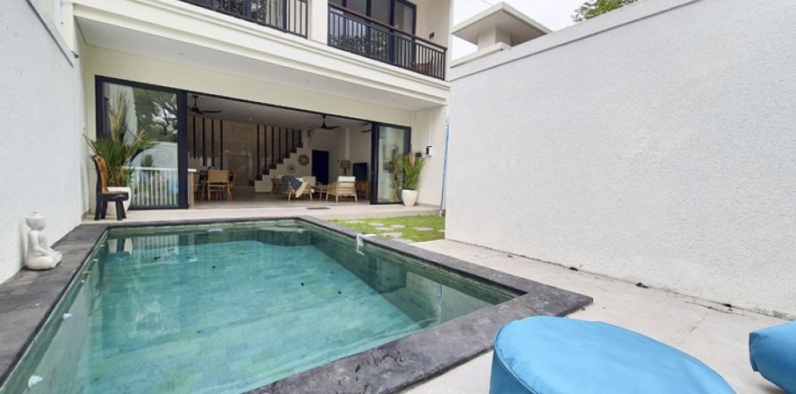 2 bedrooms Villa in Kerobokan, Badung, Bali (11377)