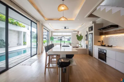 Vila 4 kamar tidur di Tibubeneng, Badung, Bali (10922)