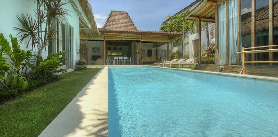 4 bedrooms Villa in Seminyak, Badung, Bali (1910)