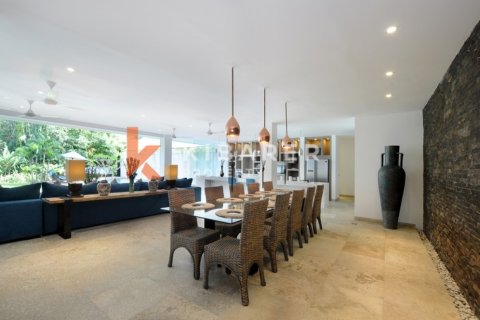 3 bedrooms Villa in Badung, Bali (13021) 8