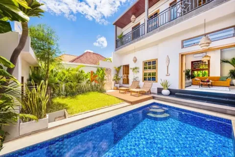 Vila 3 kamar tidur di Tibubeneng, Badung, Bali (12834)