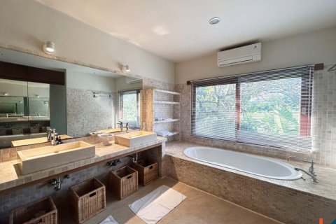 5 bedrooms Villa in Tibubeneng, Badung, Bali (12121) 3