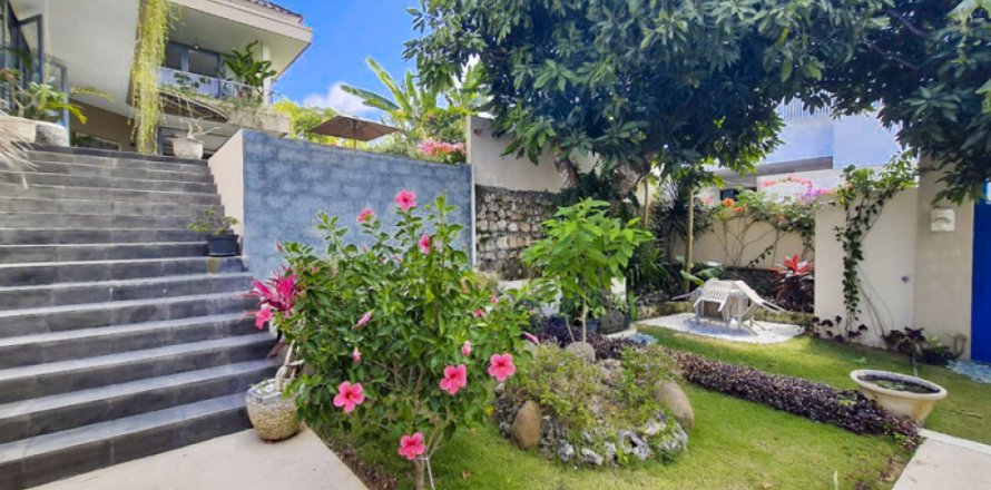 3 bedrooms Villa in Ungasan, Badung, Bali (12119)