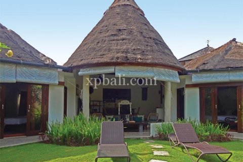 Vila 3 kamar tidur di Seminyak, Badung, Bali (893)