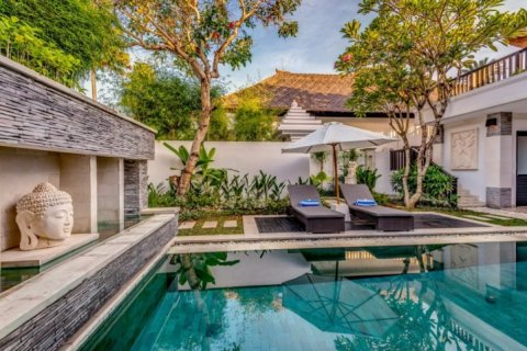 Vila 3 kamar tidur di Seminyak, Badung, Bali (1728)
