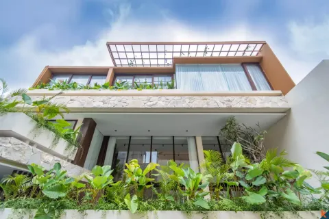 Vila 3 kamar tidur di Tumbak Bayuh, Mengwi, Badung, Bali (11327)
