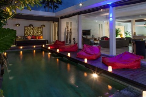 Vila 2 kamar tidur di Seminyak, Badung, Bali (2053)