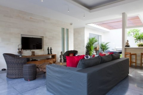 2 bedrooms Villa in Seminyak, Badung, Bali (2053) 11