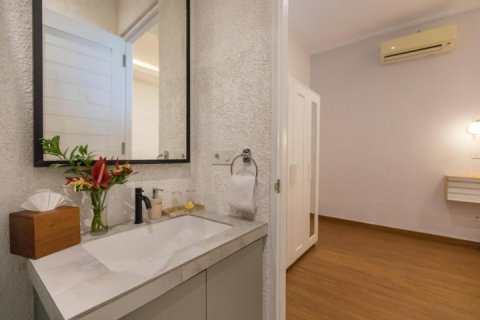 5 bedrooms Villa in South Kuta, Badung, Bali (1806) 10