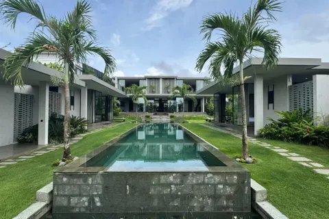 Vila 6 kamar tidur di Cemagi, Mengwi, Badung, Bali (11621)