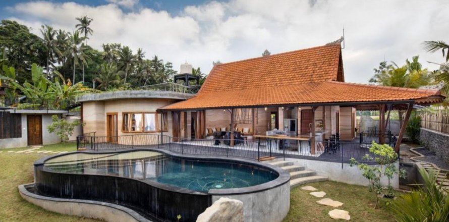 4 bedrooms Villa in Gianyar, Bali (11627)