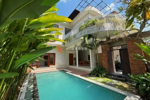 Vila 3 kamar tidur di Tibubeneng, Badung, Bali (14703)