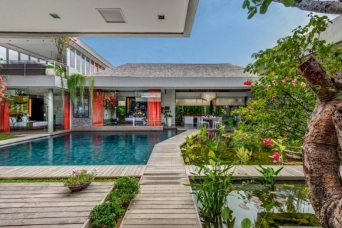 Vila 4 kamar tidur di Seminyak, Badung, Bali (1433)