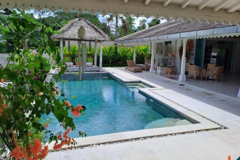 5 bedrooms Villa in Tumbak Bayuh, Mengwi, Badung, Bali (12070) 2