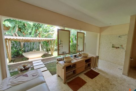5 bedrooms Villa in Tumbak Bayuh, Mengwi, Badung, Bali (12070) 15