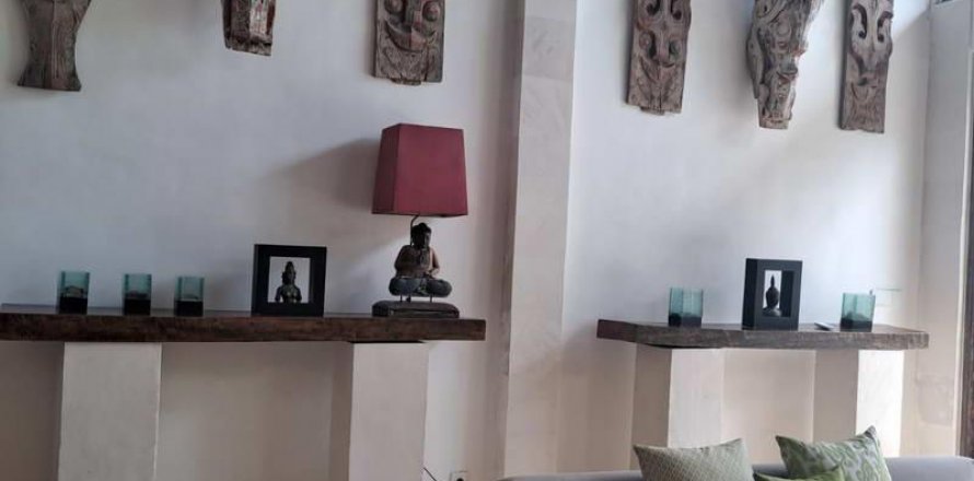 4 bedrooms Villa in Seminyak, Badung, Bali (6107)