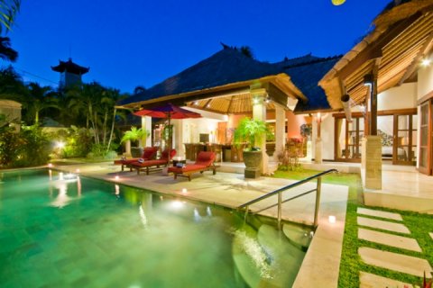Vila 3 kamar tidur di Seminyak, Badung, Bali (1597)