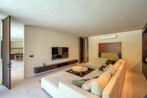 4 bedrooms Villa in Tumbak Bayuh, Mengwi, Badung, Bali (11159) 7