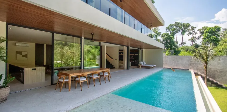 4 bedrooms Villa in Tumbak Bayuh, Mengwi, Badung, Bali (11159)