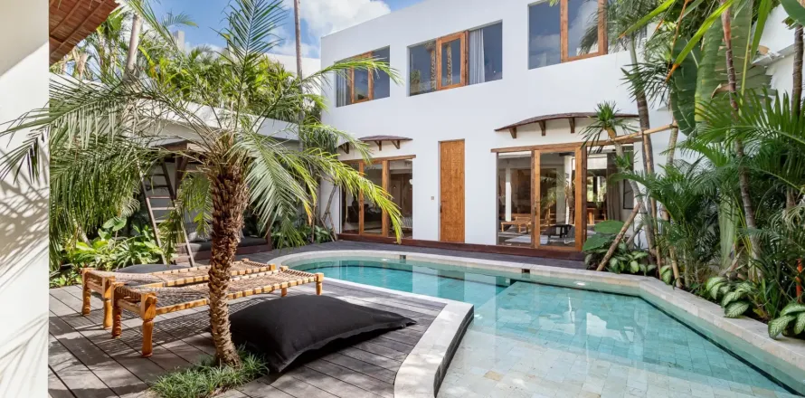 4 bedrooms Villa in Badung, Bali (11161)