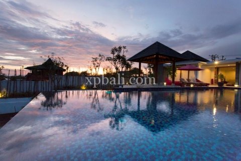 Vila 8 kamar tidur di Canggu, Badung, Bali (4289)