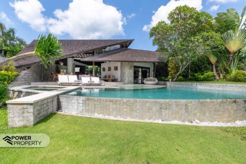 Vila 3 kamar tidur di Seminyak, Badung, Bali (695)