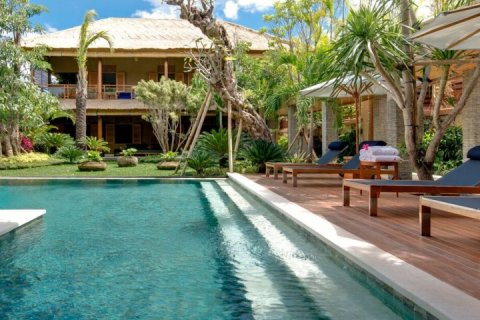 Vila 10 kamar tidur di Seminyak, Badung, Bali (1109)