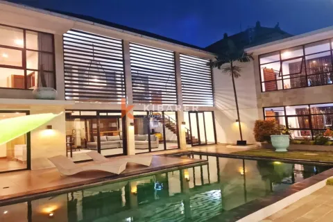Vila 4 kamar tidur di Tumbak Bayuh, Mengwi, Badung, Bali (12560) 2