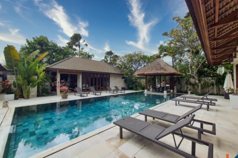 Vila 3 kamar tidur di Kerobokan, Badung, Bali (11573)