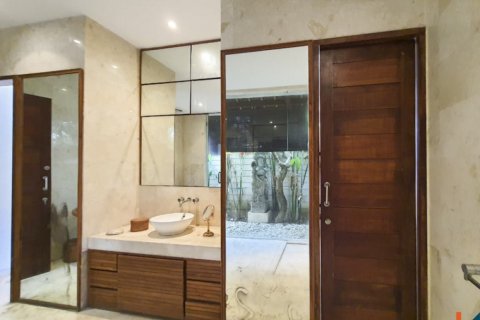 3 bedrooms Villa in Kerobokan, Badung, Bali (11573) 27