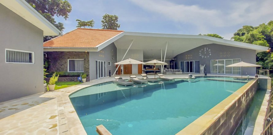 4 bedrooms Villa in Badung, Bali (11646)
