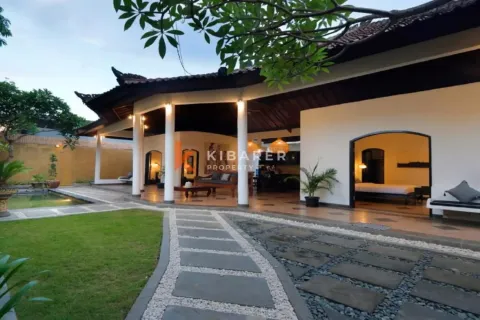 Vila 2 kamar tidur di Seminyak, Badung, Bali (12523)