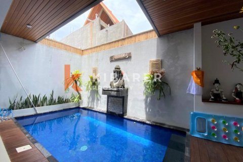 Vila 4 kamar tidur di Canggu, Badung, Bali (13644)