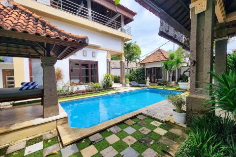 Vila 7 kamar tidur di Kuta, Badung, Bali (11182)