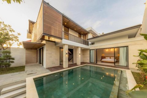 Vila 4 kamar tidur di Seminyak, Badung, Bali (1413)