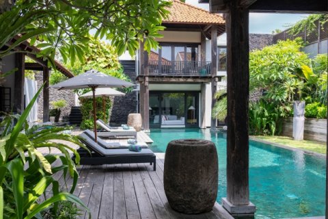 Vila 4 kamar tidur di Seminyak, Badung, Bali (1415)