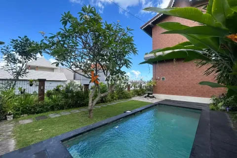 Vila 4 kamar tidur di Tibubeneng, Badung, Bali (14152)