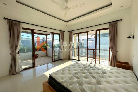 Vila 4 kamar tidur di Tibubeneng, Badung, Bali (13833) 24