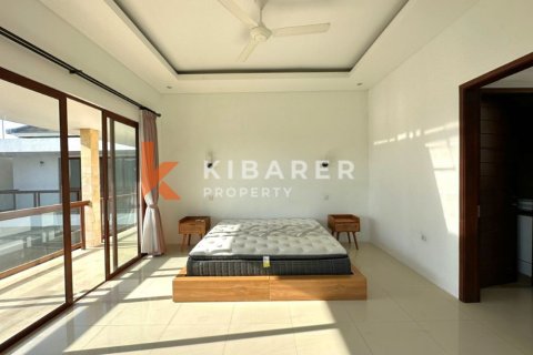 Vila 4 kamar tidur di Tibubeneng, Badung, Bali (13833) 23