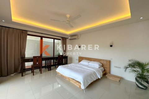 Vila 4 kamar tidur di Tibubeneng, Badung, Bali (13833) 6