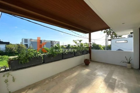Vila 4 kamar tidur di Tibubeneng, Badung, Bali (13833) 28