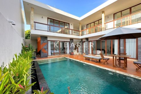 Vila 4 kamar tidur di Tibubeneng, Badung, Bali (13833)