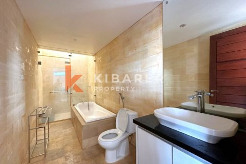 Vila 4 kamar tidur di Tibubeneng, Badung, Bali (13833) 27