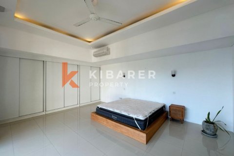 Vila 4 kamar tidur di Tibubeneng, Badung, Bali (13833) 13
